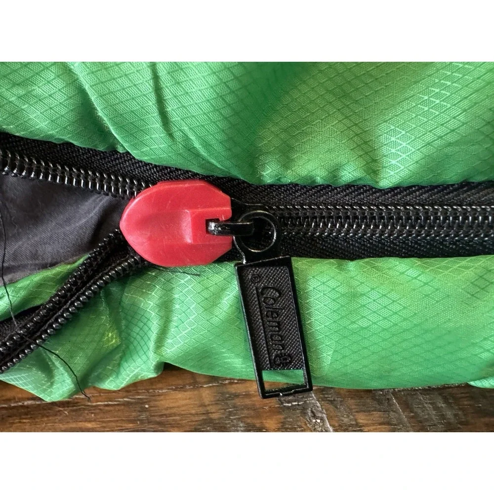 Coleman Rectangle Sleeping Bag 36x80 3.5lbs Hollofil 808 Insulation Camping